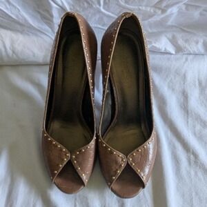 Vtg Talbots Embossed Genuine Leather Tan‎ Open Toe Heels Gold Studded Women Sz 9